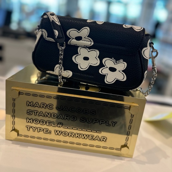 NWT! NEW! Marc Jacobs Clover Double J Daisy Convertible Shoulder Bag Black White - Picture 8 of 15